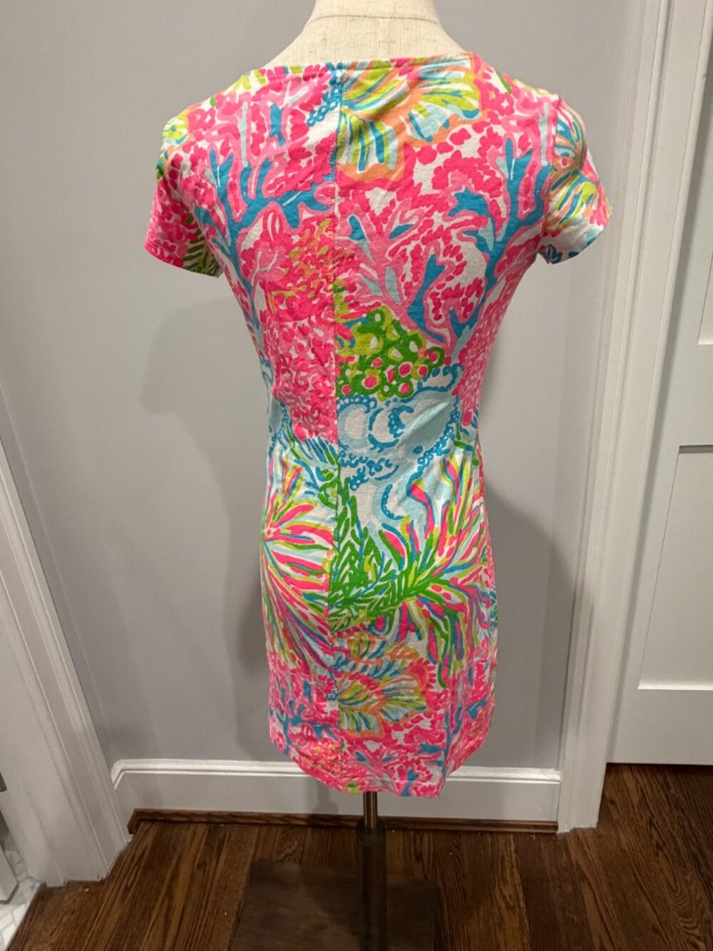 Lilly Pulitzer Brewster Pima Cotton Embroidered TShirt Dress Bright Print XS - Picture 2 of 7